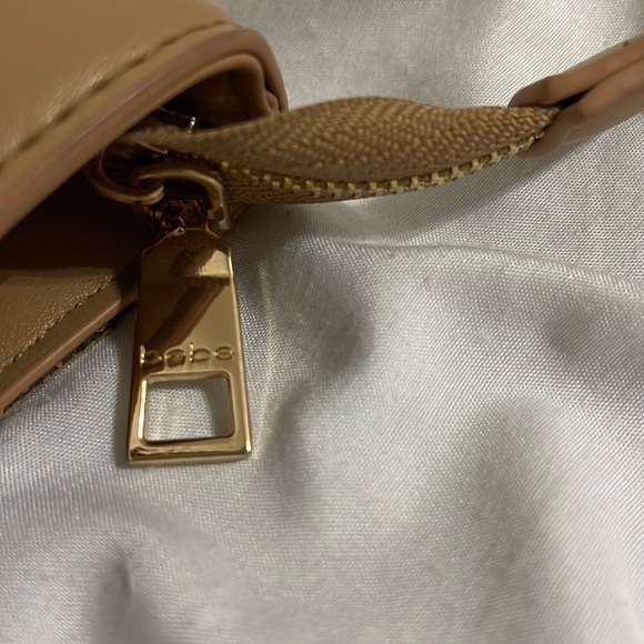 BeBe Los Angeles Tan with Gold Purse with keyhole coin holder with two handles - Picture 8 of 8